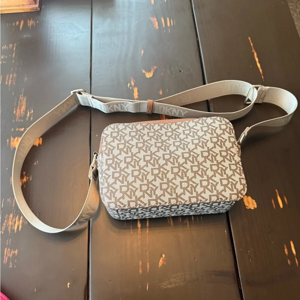 DKNY Brown and Cream Crossbody Bag - Picture 3 of 8